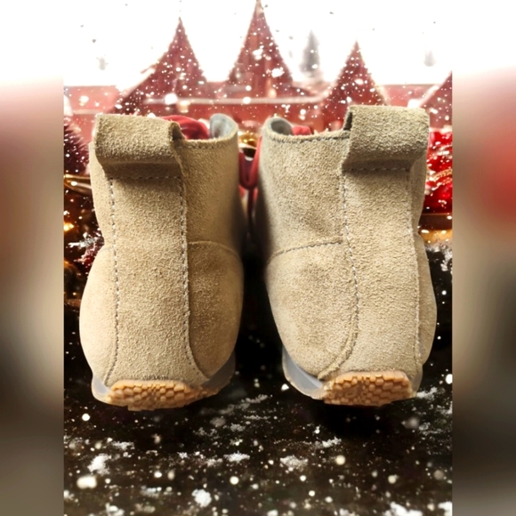 NWOT Eddie Bauer Chukkas, 8 - Picture 4 of 5